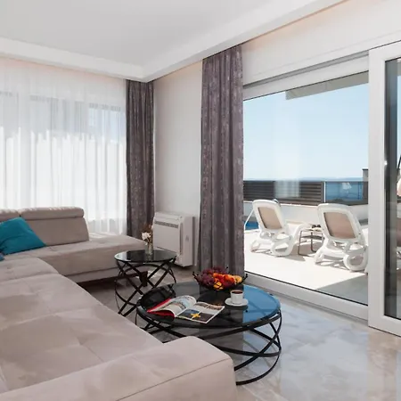 Vila Sunny Lux 2 In By Guide Makarska