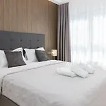 Sunny Lux 2 In By Guide *