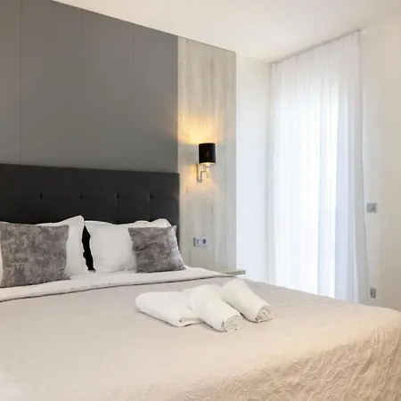 Villa Sunny Lux 2 In By Guide