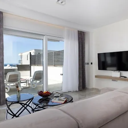 Villa Sunny Lux 2 In By Guide *