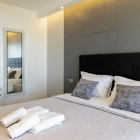 Villa Sunny Lux 2 In By Guide