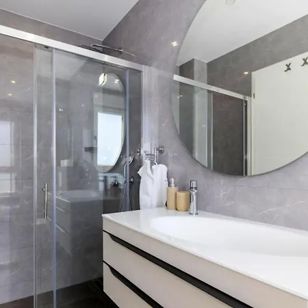 Sunny Lux 2 In By Guide Makarska