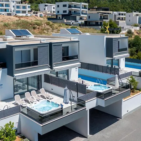 Sunny Lux 2 In By Guide * Makarska