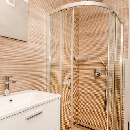 Villa Sunny Lux 2 In By Guide *