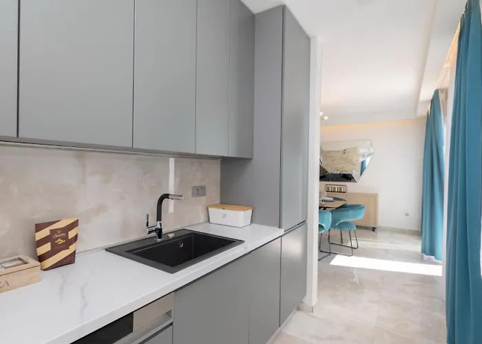 Sunny Lux 2 In By Guide