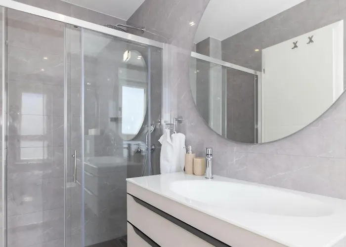 Sunny Lux 2 In By Guide * מאקרסקה