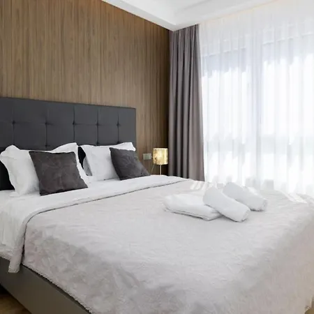 Sunny Lux 2 In By Guide * Makarska