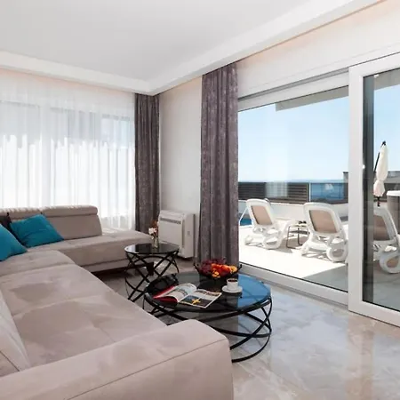 Villa Sunny Lux 2 In By Guide