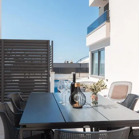 Sunny Lux 2 In By Guide Makarska