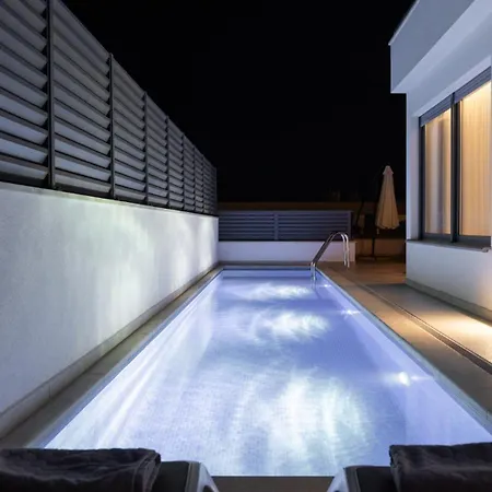 Sunny Lux 2 In By Guide Makarska