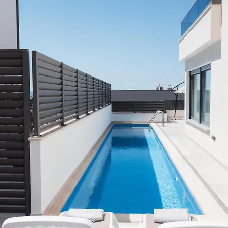 Sunny Lux 2 In By Guide Villa *