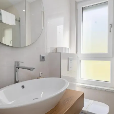 Villa Sunny Lux 2 In By Guide