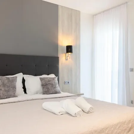 Villa Sunny Lux 2 In By Guide Makarska