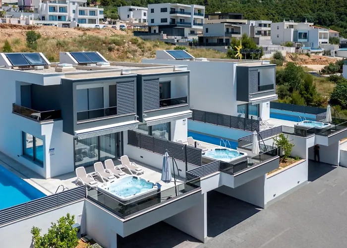 Sunny Lux 2 In By Guide * Makarska