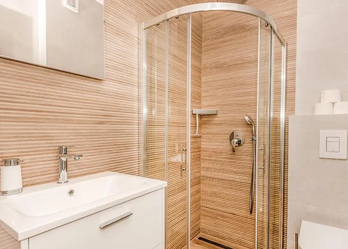 Villa Sunny Lux 2 In By Guide *